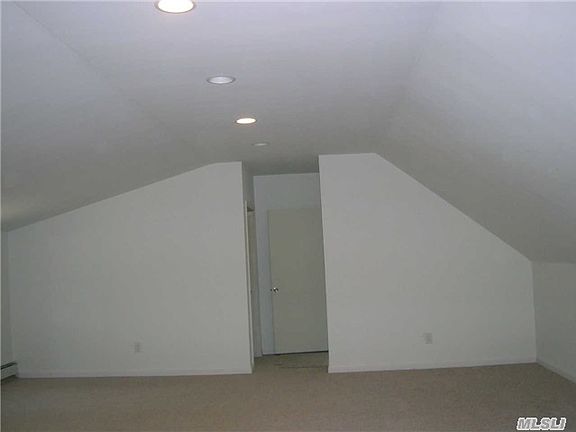 2nd image of 16 Longleaf Ln