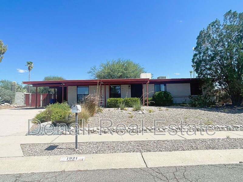 1st image of 1921 S Kevin Dr