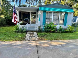 1414 Ridgewood Dr, Lillian, AL 36549