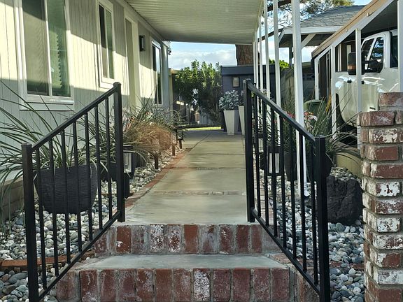 3rd image of 48303 20th St W #12