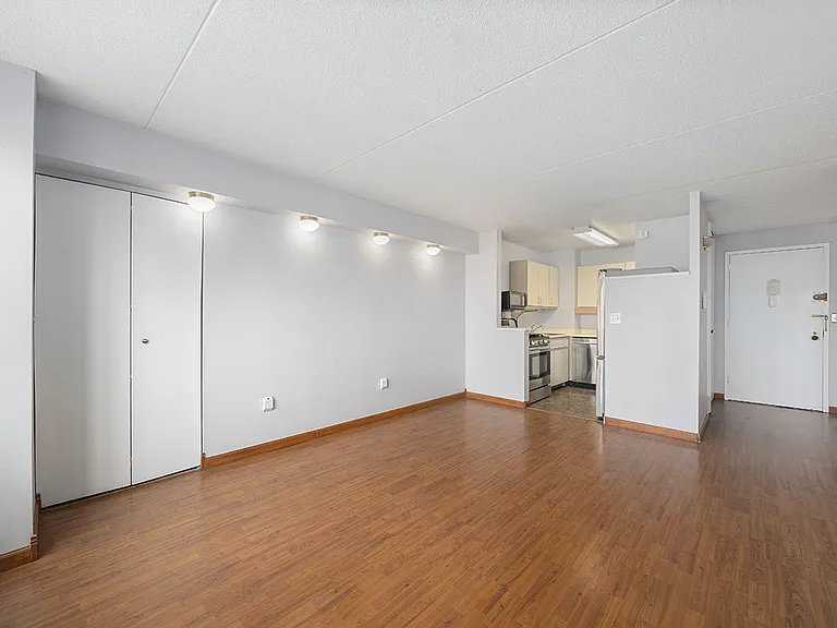 300 W 110th St #10K — Photo 2