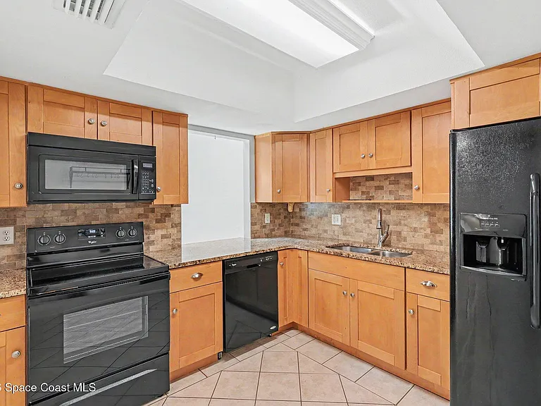 1032 Mary Joye Ave — Photo 7