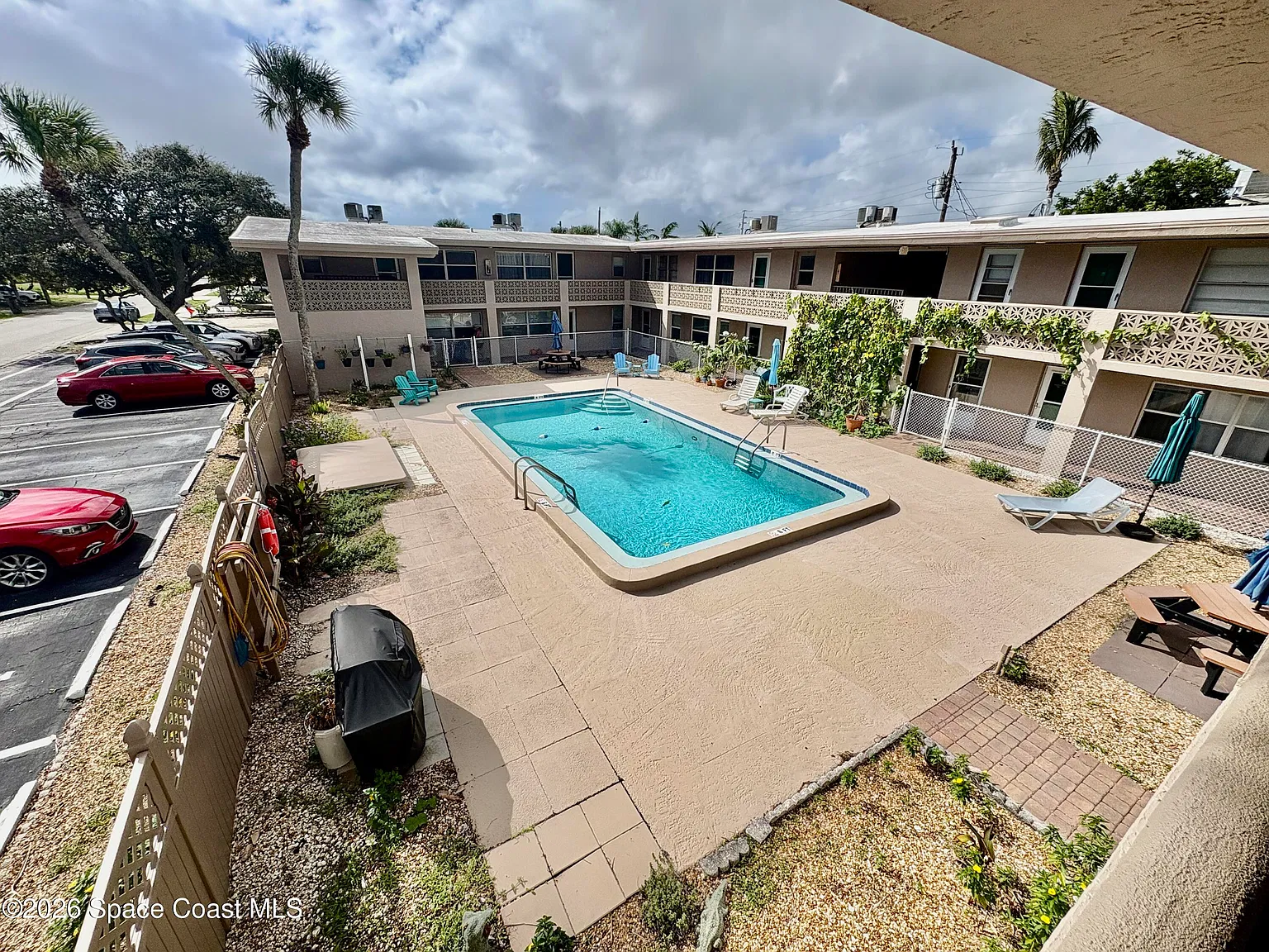 2 bed, 1.0 bath, 822 sqft, $1,600 — Photo 1