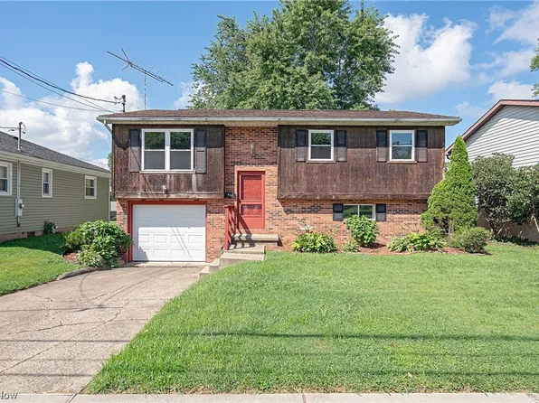 610 Henderson Ave, Williamstown, WV 26187
