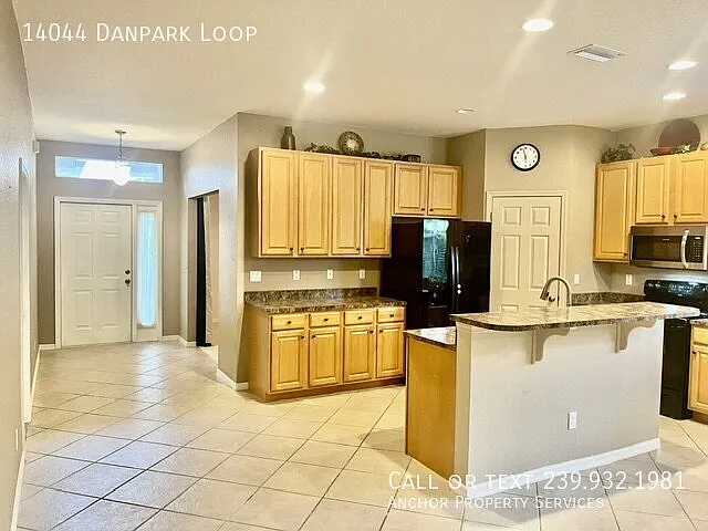 3 bed, 1830 sqft, $2,400 — Photo 3
