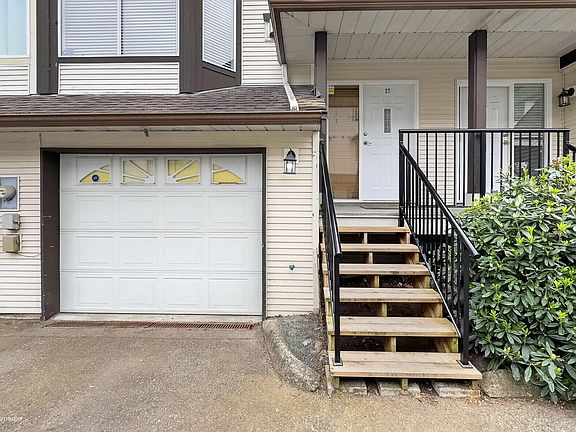 4th image of 45740 Thomas Rd #27