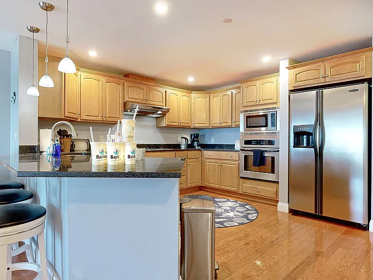 1 E Grand Ave #403 — Photo 6