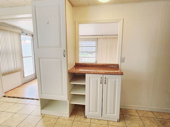 5th image of 8625 SW 17th Ct