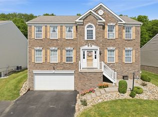 302 Summit Cir, Houston, PA 15342