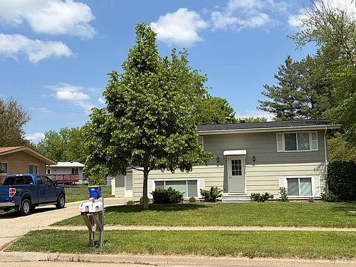 466 N Dubuque St Photo 1