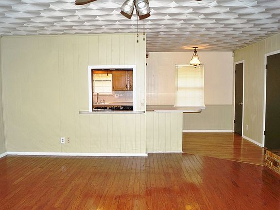 3rd image of 726 Kennedy Ave