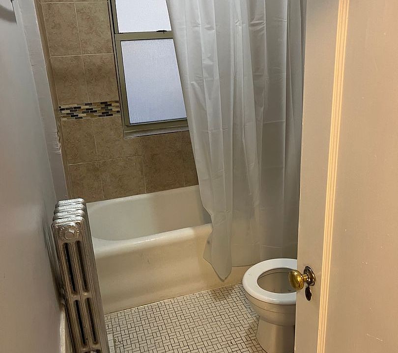 2nd image of 2445 E 72nd St APT 209