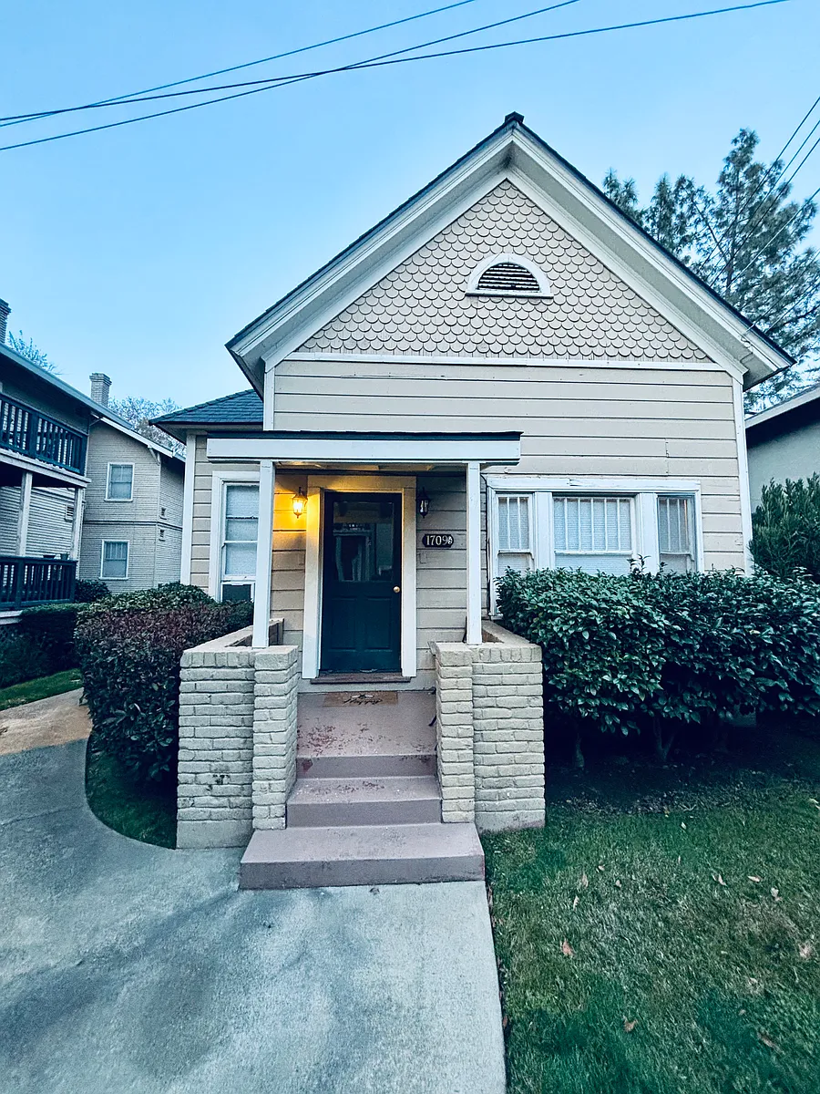 Building Photo - 1709 Q St #1/2