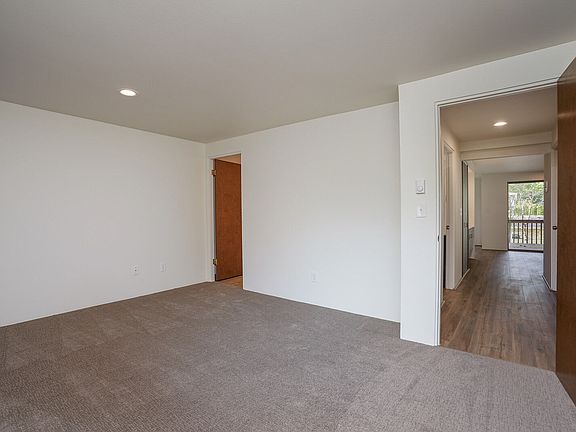5th image of 2106-2112 N Fife St #8