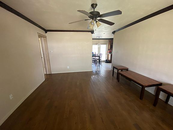 Entrance looking toward kitchen