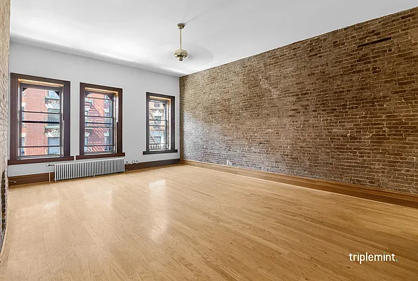 Rented by Triplemint | media 9