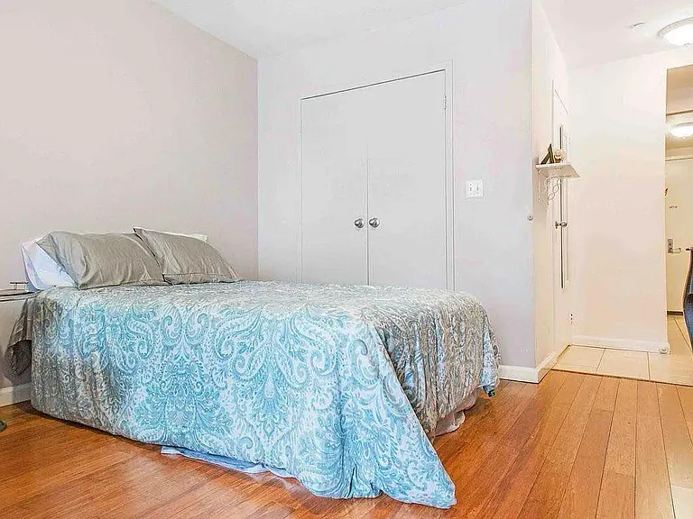 322 E 39th St #4A — Photo 3