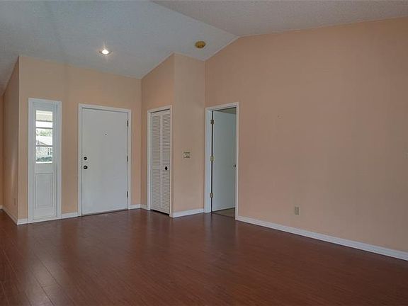 3rd image of 2682 Redford Ct W