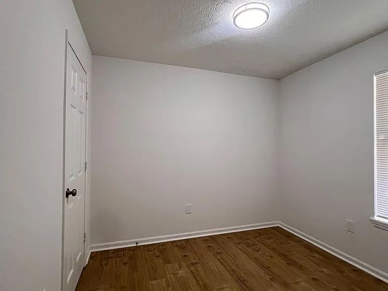 1723 W Kentucky St — Photo 32