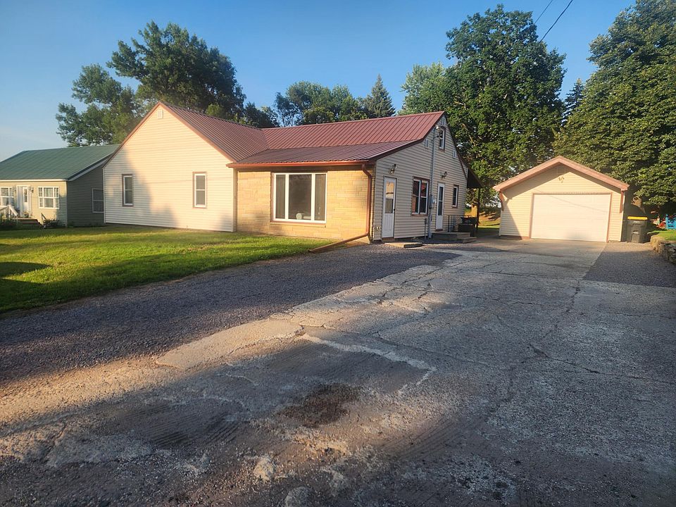 1st image of 231 1st St N