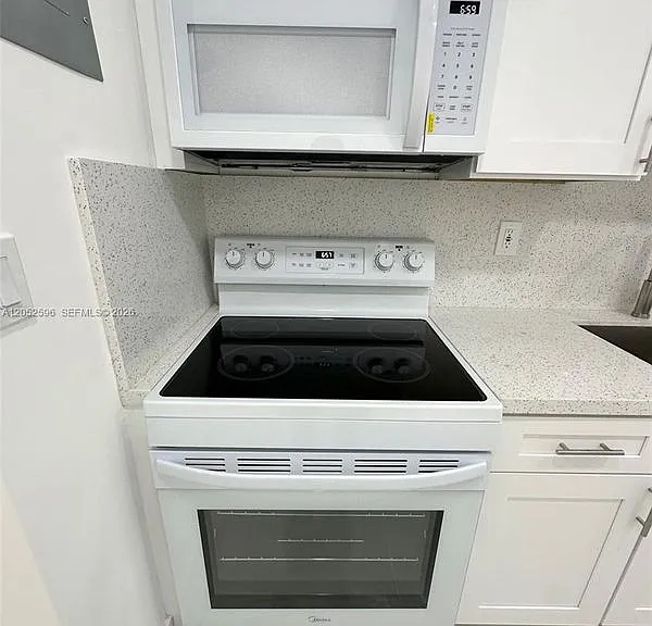 417 NW 7th Ter #14 — Photo 10