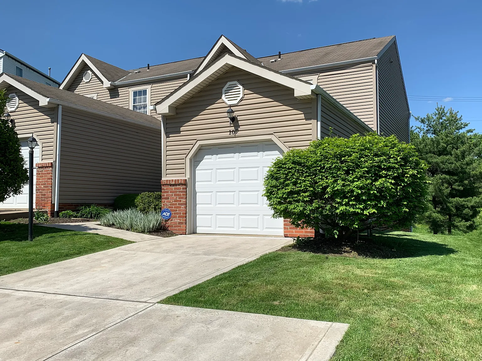 107 Villa Dr photo 1