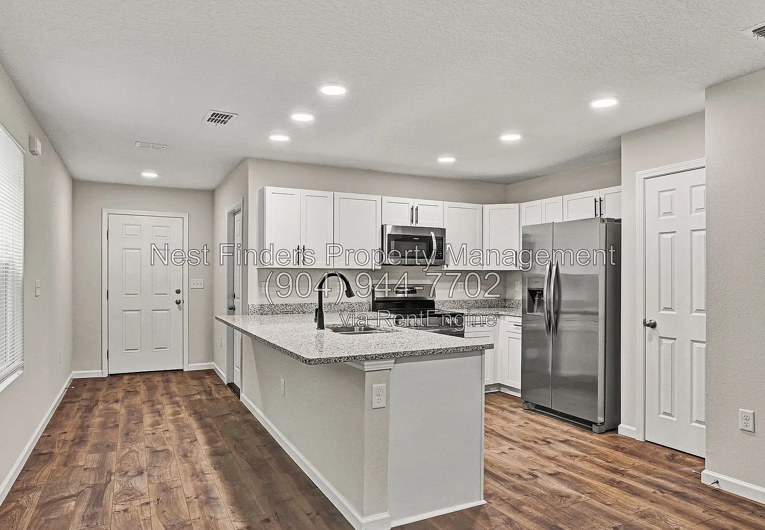 4 bed, 2.5 bath, 1555 sqft, $2,000 — Photo 2
