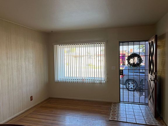 4th image of 26425 Flamingo Ave