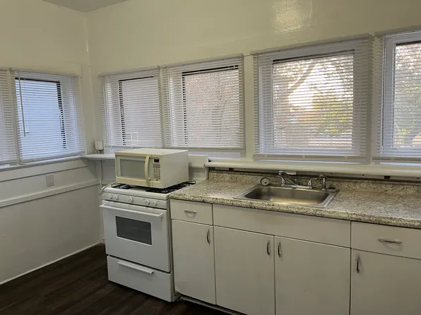 Properly Updated & Spacious 1 Bedroom in the Heart of East Downtown, 117 High St NE APT 1, Albuquerque, NM 87102