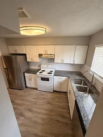 3392 Fairway Oaks Dr #E — Photo 4