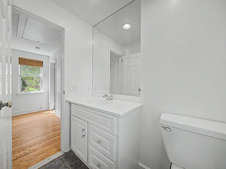 34 Esmond Pl — Photo 9