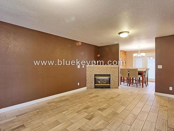 4th image of 1904 NE 83rd St