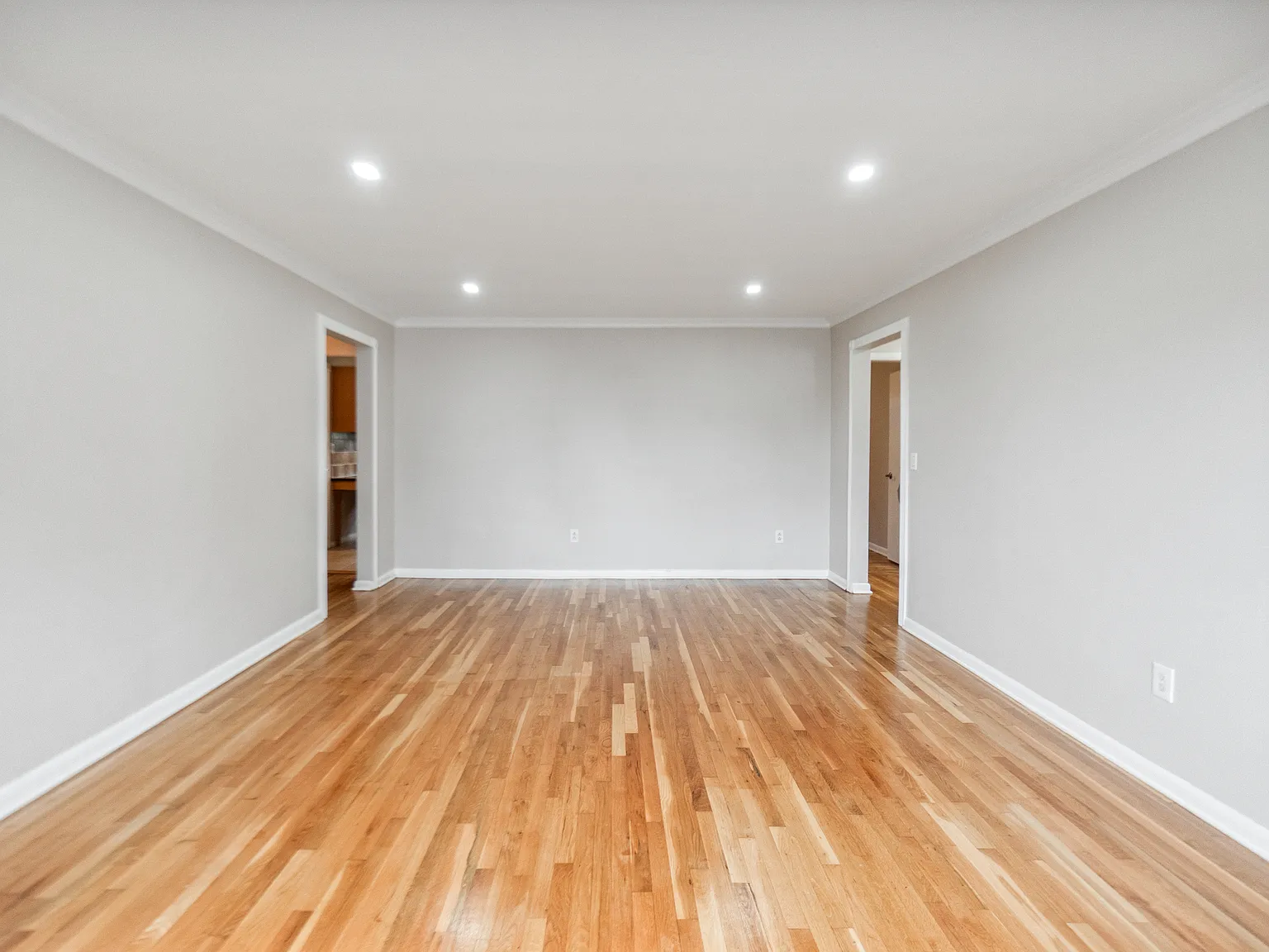 3 bed, 1100 sqft, $3,150 — Photo 3