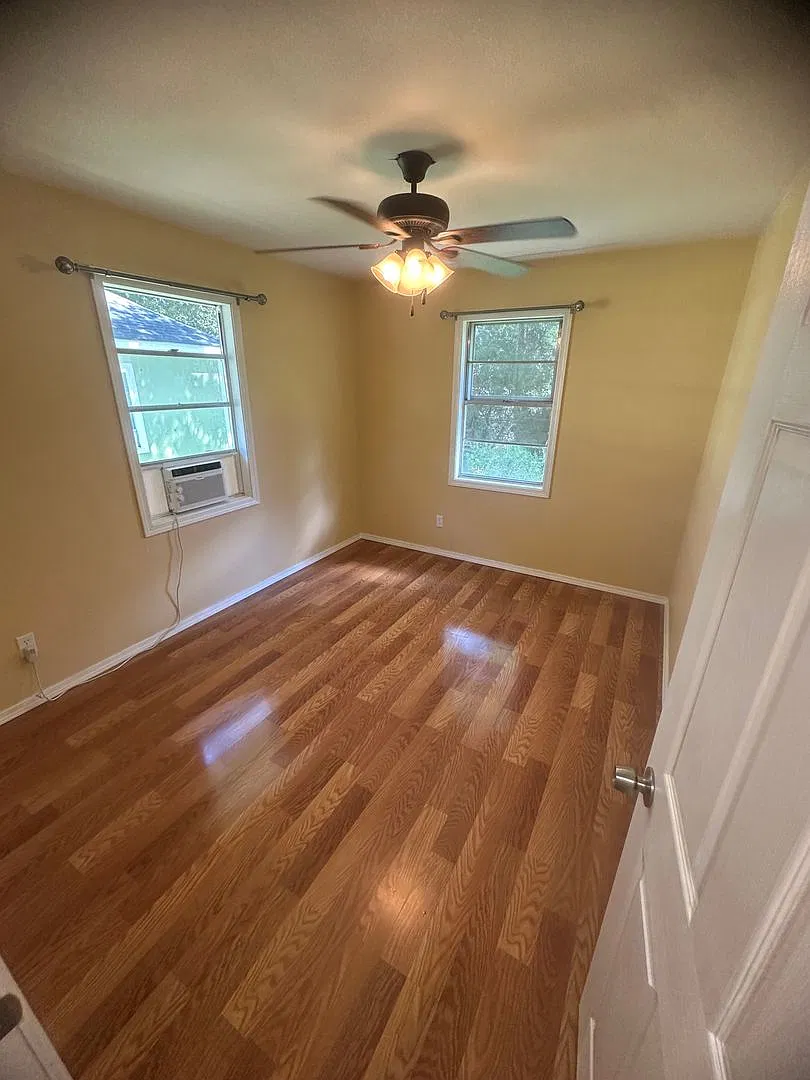 Springfield Home- Move in Today! — Photo 3
