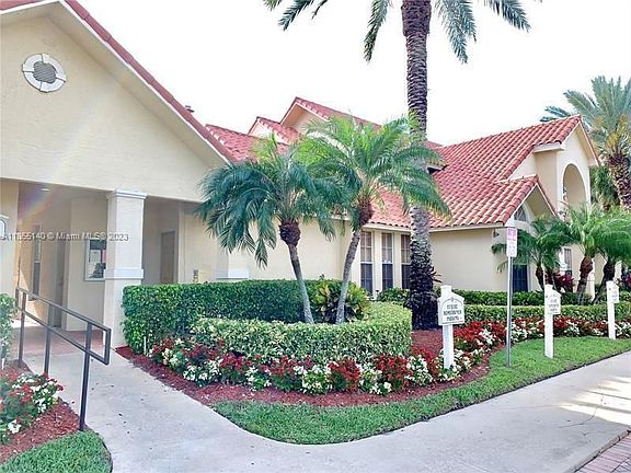 5th image of 1247 SW 46th Ave APT 1310