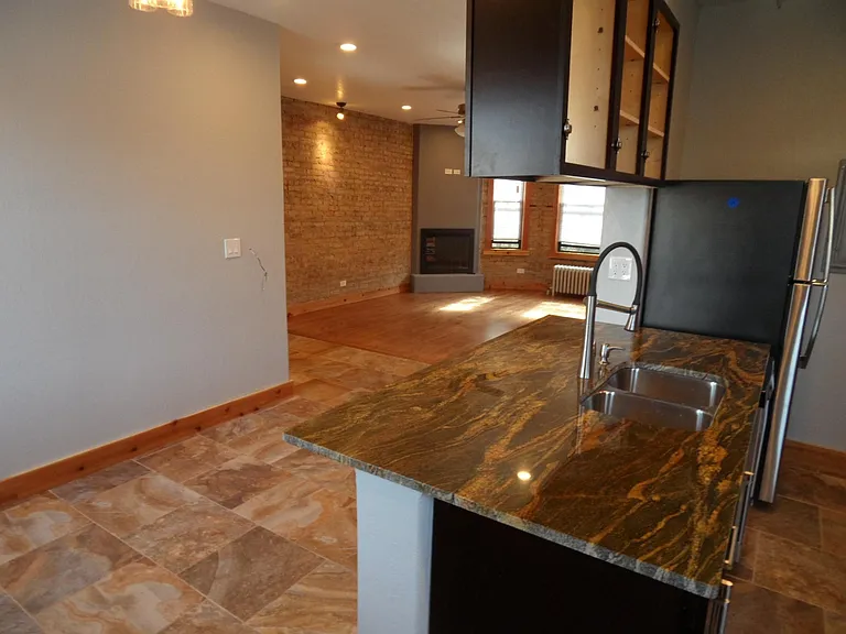 1521 W Farwell Ave #2A — Photo 9