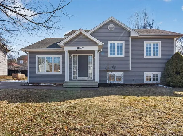 147 Theriault St, Dieppe, NB E1A 8B1