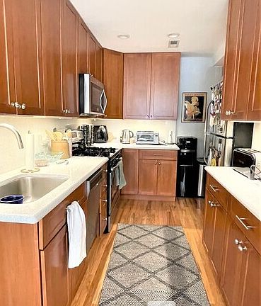 3rd image of 1356 W Carmen Ave #1F