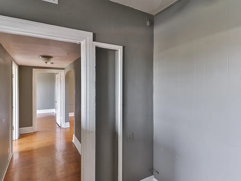 3860 Bamberger Ave — Photo 7