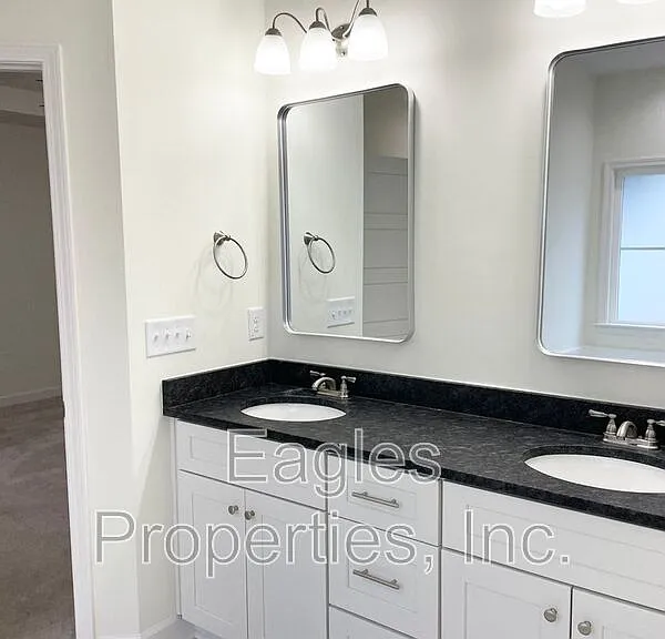 300 Creeks Edge — Photo 10
