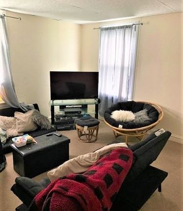 3rd image of 420 William St