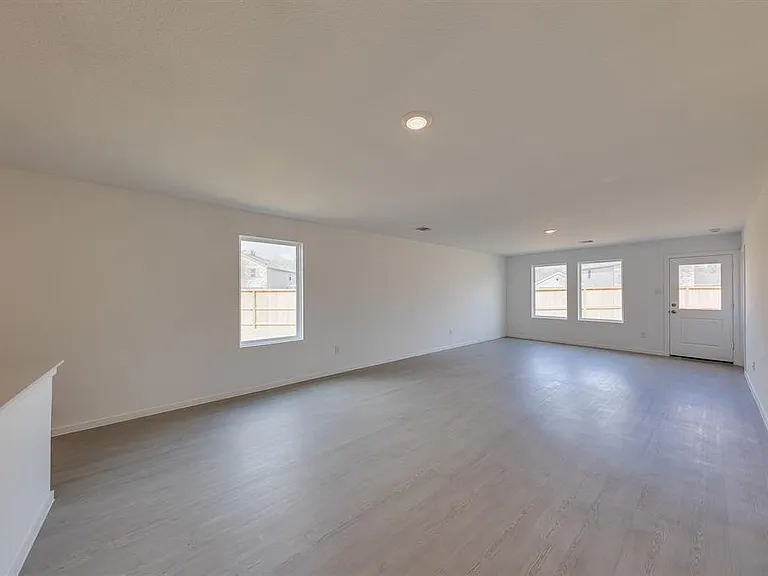 18225 Pontecorvo Ln — Photo 2