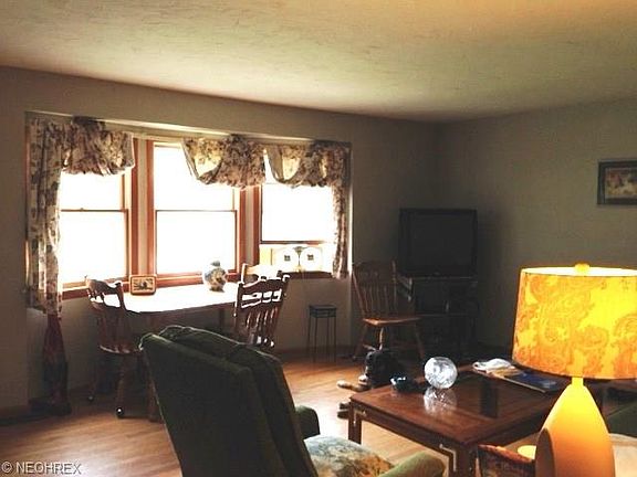 2nd image of 302 Southwood Dr