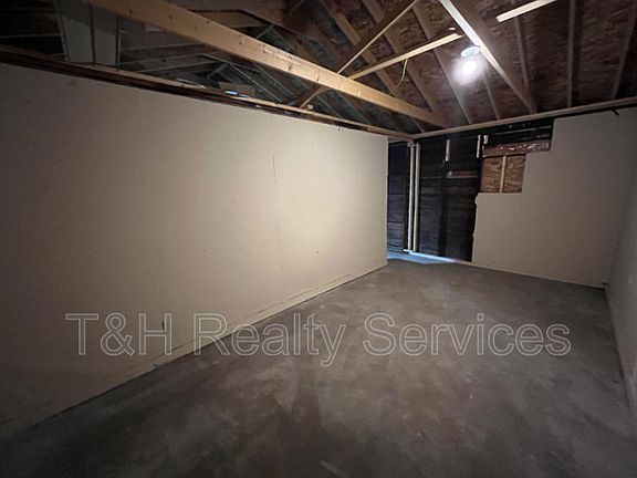 4th image of 2248 Saint Peter St
