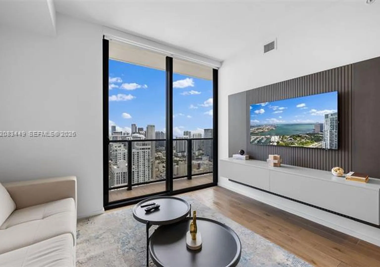 398 NE 5th St cu-4117 Miami, FL 33132 — Photo 3