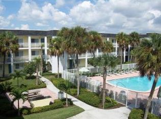 1525 Eden Isle Blvd NE APT 144, Saint Petersburg, FL 33704