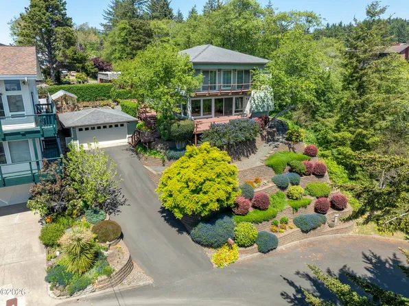 645 SE 3rd St, Newport, OR 97365