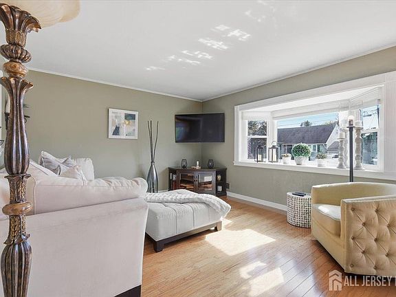 4th image of 12 Norfolk Rd