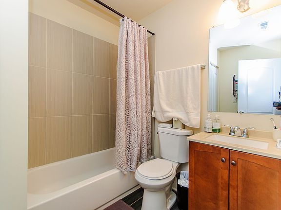 5th image of 1827 N Hermitage Ave APT Gf