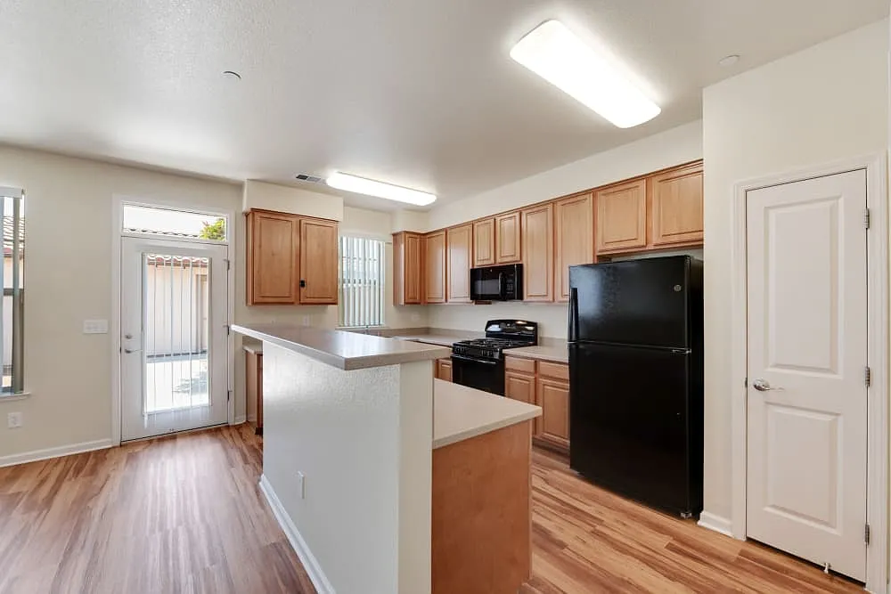 Catalina Heights - Military Housing — Photo 3